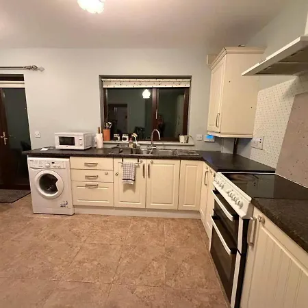 Casa vacanze Walk To Town Centre, 2br Base Near Cork & Kinsale