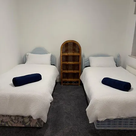 Walk To Town Centre, 2br Base Near Cork & Kinsale *