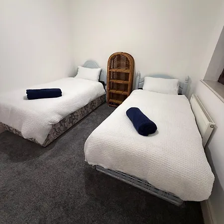 Walk To Town Centre, 2br Base Near Cork & Kinsale בנדון