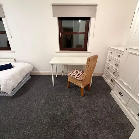 Walk To Town Centre, 2br Base Near Cork & Kinsale Bandon