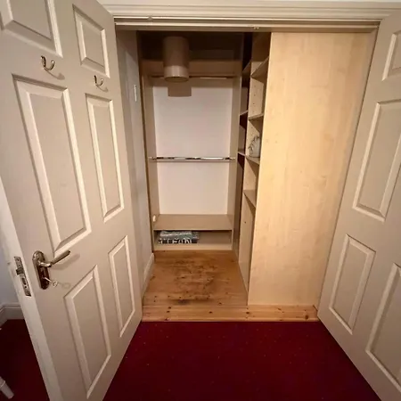 Walk To Town Centre, 2br Base Near Cork & Kinsale Bandon