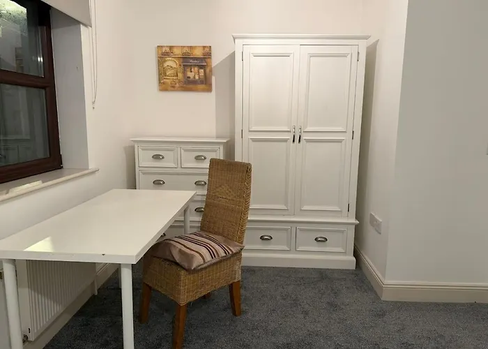 Walk To Town Centre, 2br Base Near Cork & Kinsale