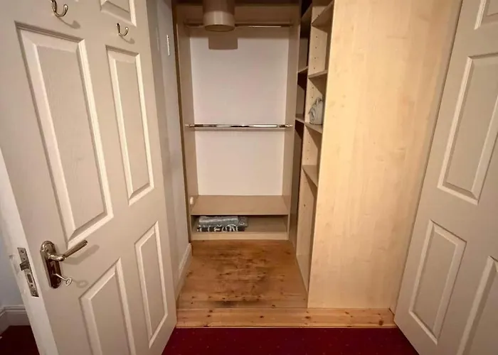 Walk To Town Centre, 2br Base Near Cork & Kinsale Bandon